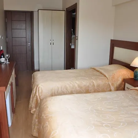Moneta Butik 3*